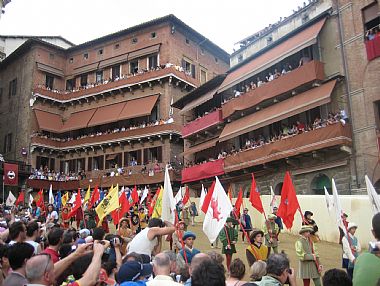 Palio i Siena - Omkringliggende byer - Casa Carolina